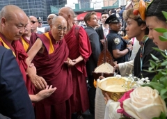 Đức Đạt Lai Lạt Ma đến New York để điều trị y tế