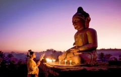 Cầu nguyện và linh ứng có mâu thuẫn với nhân quả?