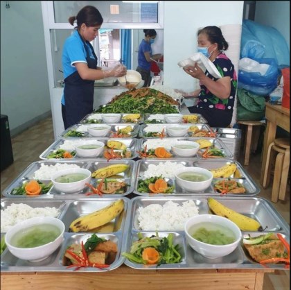 Quán cơm 2 nghìn đồng 'đầy bụng - ấm lòng' ở Nghệ An