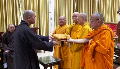 Tu sĩ Thích Nhuận Nghi (chùa Từ Đức) nhận lỗi và xin hoàn tục