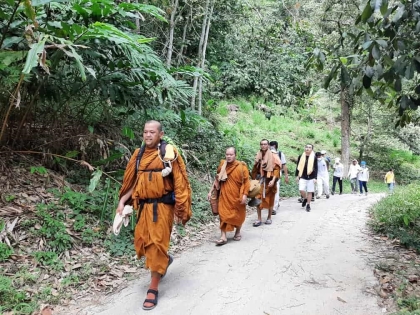 Chưa thọ giới, được gặp Phật chứng ngộ nhanh chóng