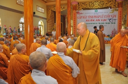 Kho gạo nghĩa tình