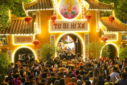 Kính lễ xá lợi Phật - thành kính tri ân ân đức của Bổn sư Thích Ca Mâu Ni Phật