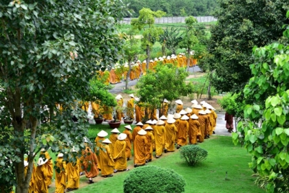 An cư 10 ngày: Hướng đi mới hay manh nha phá vỡ truyền thống?