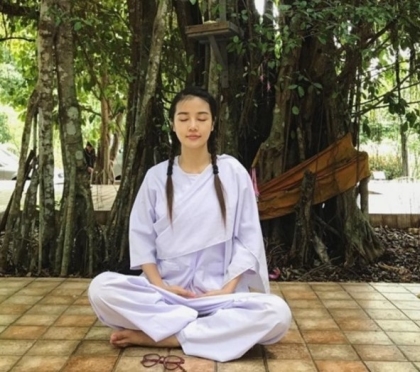 Trước khi ngủ nên tĩnh tọa - Giấc ngủ sẽ an lạc