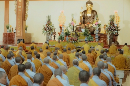 Giữ oai nghi - sáng chính pháp - vững tăng già