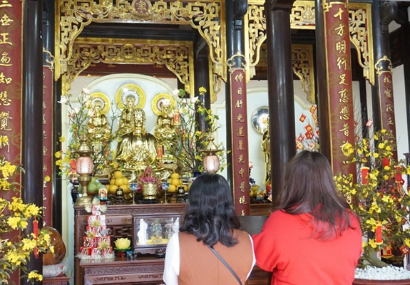 Người Huế 'cầu an' trong thầm lặng