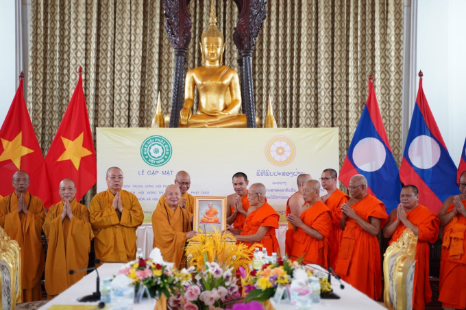 Hòa thượng Chủ tịch: Phật giáo Việt – Lào tiếp tục thúc đẩy giáo dục truyền thống đoàn kết, hữu nghị đặc biệt giữa hai nước