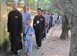 Hà Nội: Giới trẻ bỗng dưng muốn vào chùa ... đi tu