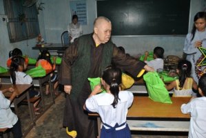 PGĐN Tặng 4.800 phần quà Trung thu cho thiếu nhi vùng sâu vùng xa