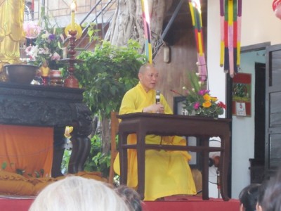 Thượng tọa Thích Chân Tính thuyết giảng tại Nha Trang