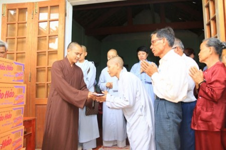 Đà Nẵng: Chùa An Phước và chùa Pháp Hoa Sơn cúng dường an cư