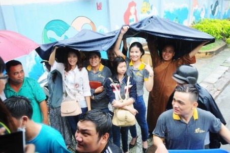 CLB Hương Từ Tâm tặng 1000 hộp cháo tại Bệnh Viện Nhi Đồng 1