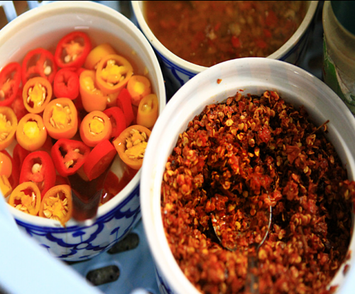 Ai không nên ăn cay?