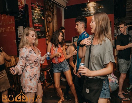 Sao có thể đặt tên quán bar là Phật?