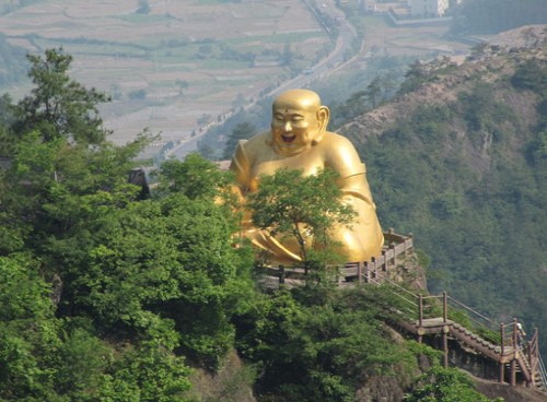 Những việc nên và không nên làm khi ghé thăm một ngôi chùa Phật giáo