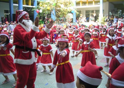 Cải đạo trong trường học là hoạt động có tổ chức, chỉ đạo chặt chẽ