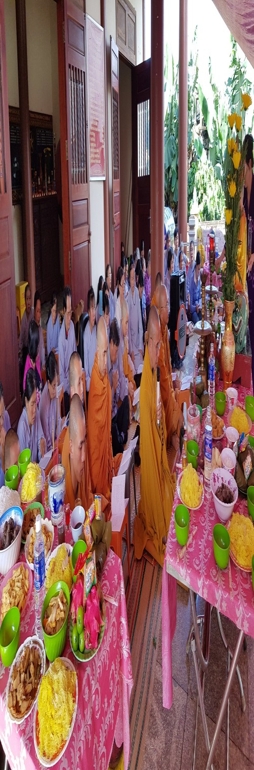 Hướng về cầu nguyện