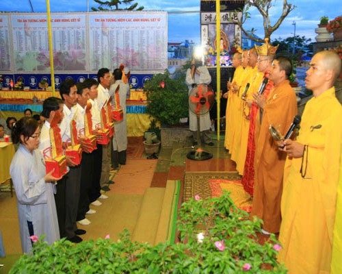 Thắm trọn nghĩa tình - Đại lễ bạt độ, đêm đốt nến tri ân