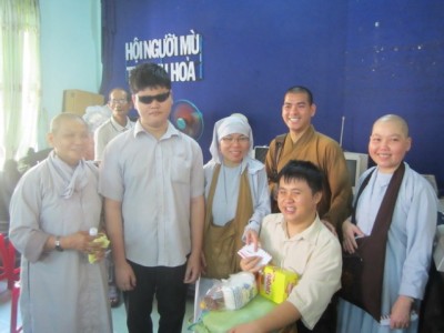 Hạnh phúc là sẻ chia