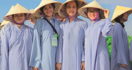 Chiếc áo tràng màu lam của người cư sĩ Phật tử