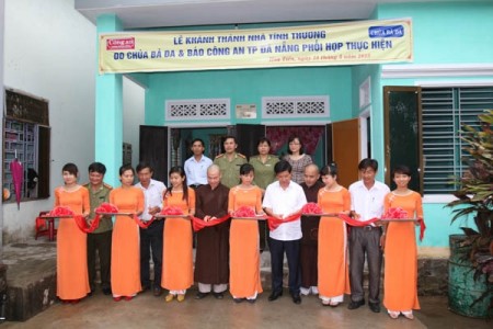Đà Nẵng: Khánh thành nhà tình nghĩa do chùa Bà Đa tài trợ