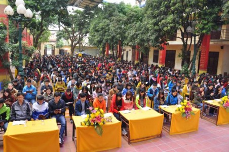 Giới trẻ về Chùa Bằng tu học ngày đầu tiên của năm 2016