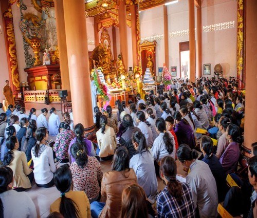 Nguyện cầu ngôi chùa hiện hữu quê hương