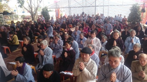 Ngày tu an lạc đầu năm tại chùa Đống Cao