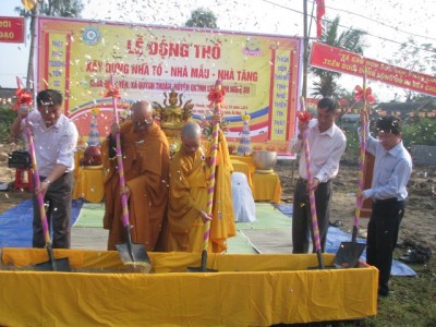 Nghệ An: Giao 1.500,8m2 đất cho chùa Đông Yên