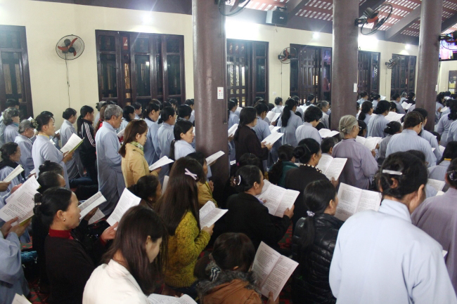 Hà Nội: Hàng ngàn người dự lễ cầu an và trì tụng Kinh Dược Sư tại chùa Hòa Phúc