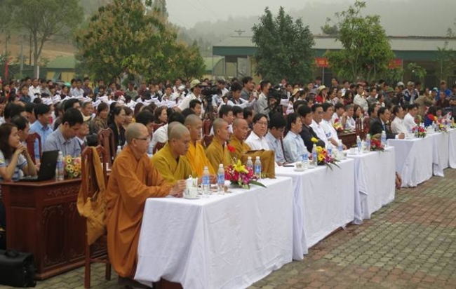 Khai hội chùa Hương Tích Hà Tĩnh năm 2015