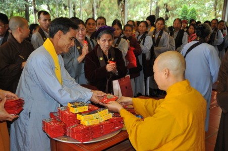 Mồng hai Tết về chùa Kim Long nghe pháp, vui xuân nhận một câu Kinh Pháp Cú