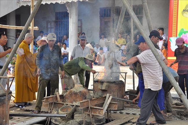 Chùa Phúc Nguyên tổ chức lễ rót đồng đúc đại hồng chung 