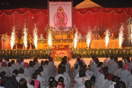 Quảng Ninh: Chùa Tiêu Dao lễ vía Đức Phật A Di Đà 