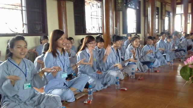 Hơn 200 bạn trẻ về chùa Từ Xuyên dự ngày tu an lạc