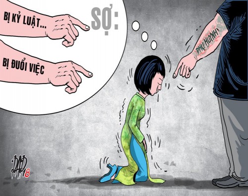 Cô giáo bị quỳ