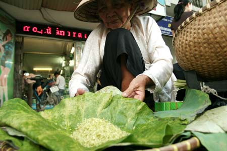 Dè chừng với cốm nhiễm độc