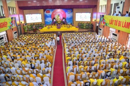 Hơn 1000 vị Tăng Ni dự lễ tri ân, cúng dường 