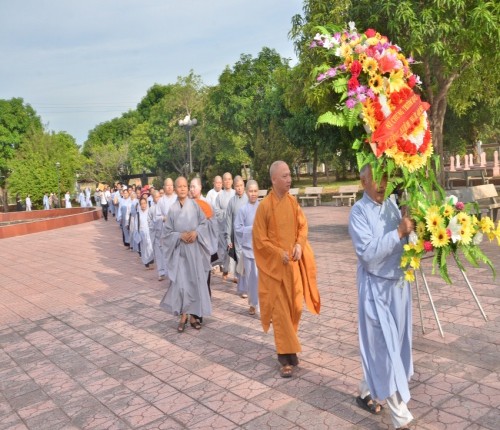 Phật giáo Hà Tĩnh dâng hương các Anh hùng liệt sĩ