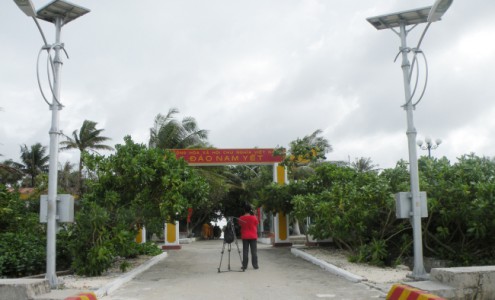 Giọt nắng yêu thương trên đảo Nam Yết