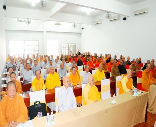 Cần có chương trình đào tạo trụ trì chính quy