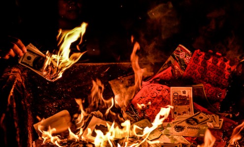 TƯ GHPGVN yêu cầu loại bỏ tục đốt vàng mã 