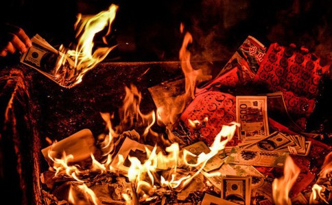 Đốt vàng mã trong Phật giáo là vô nghĩa