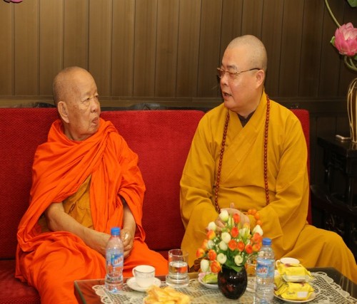 Đoàn Liên minh Phật giáo Lào đến thăm và làm việc tại trụ sở T.Ư GHPGVN