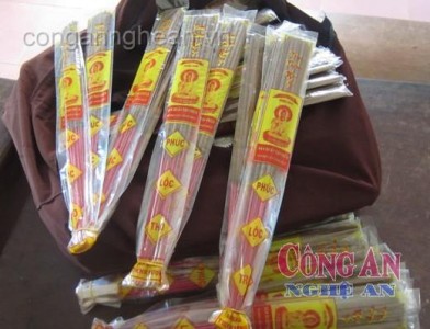 'Tăng ni' đi bán hương dạo họ là ai?