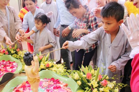 Hà Tĩnh: Hoạt động Đại lễ Phật đản PL 2559 tại một số chùa (phần 2)