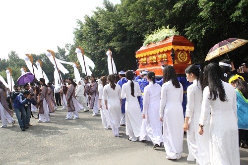 Hàng ngàn người xúc động tiễn đưa GS.TS. Trần Văn Khê