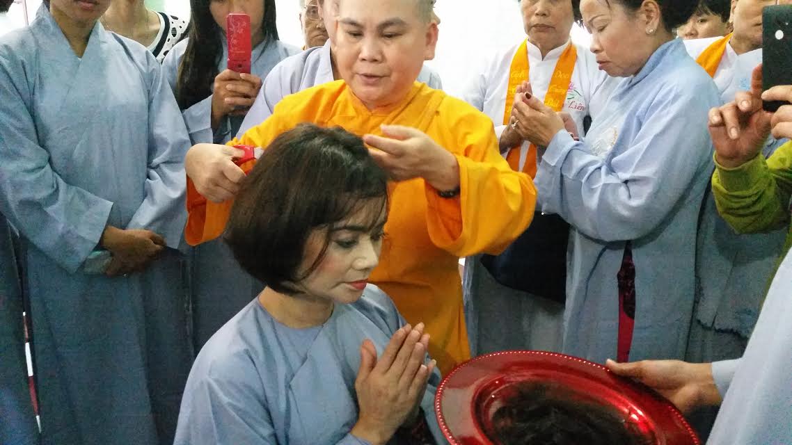 Hoa hậu Bích Liên chính thức xuống tóc đi tu tại Phan Thiết