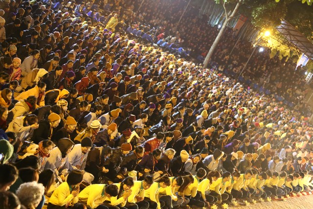 Thái Nguyên: Lễ quy y và đêm hội hoa đăng tại khóa bồi dưỡng kinh nghiệm Hoằng pháp